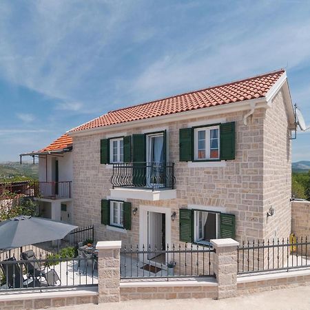Stunning Home In Primosten With Kitchen Exterior foto